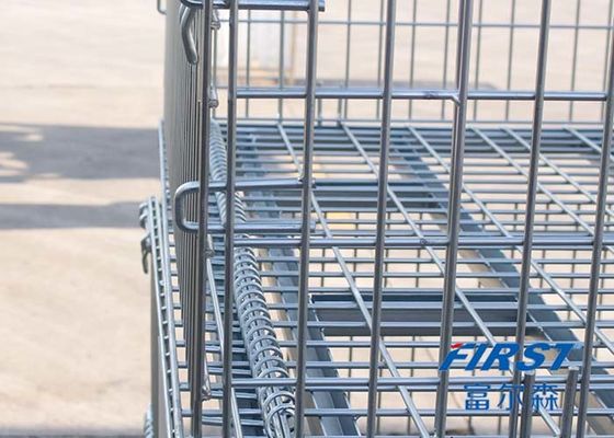 Container lưới thép dùng để chứa hàng hóa trong kho